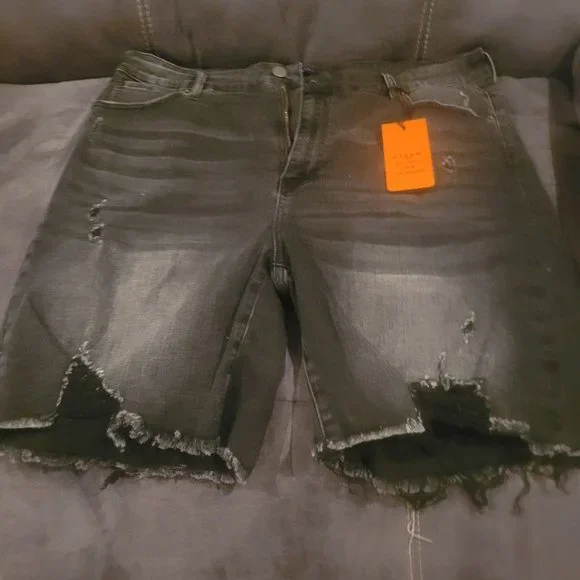 Risen shorts - Picture 2 of 2